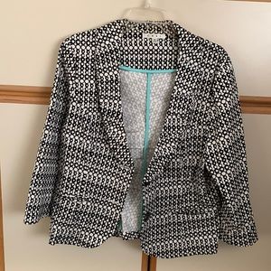 Cabi size 14 blank and white pattern cotton blazer in EUC